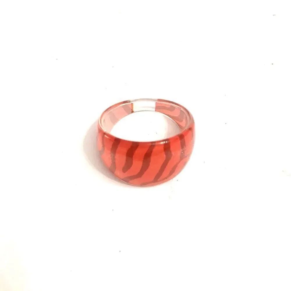 Striped resin ring - Picture 1 of 5